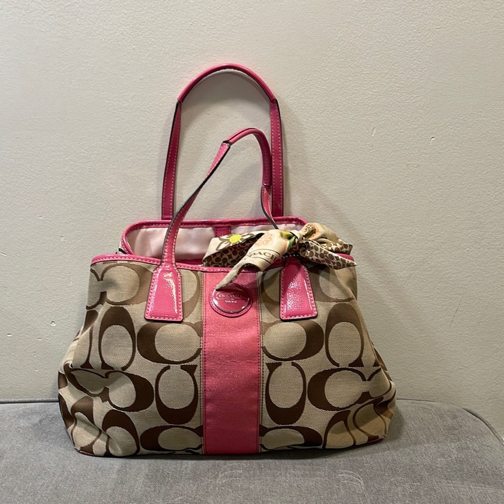 Beautiful coach purse!!